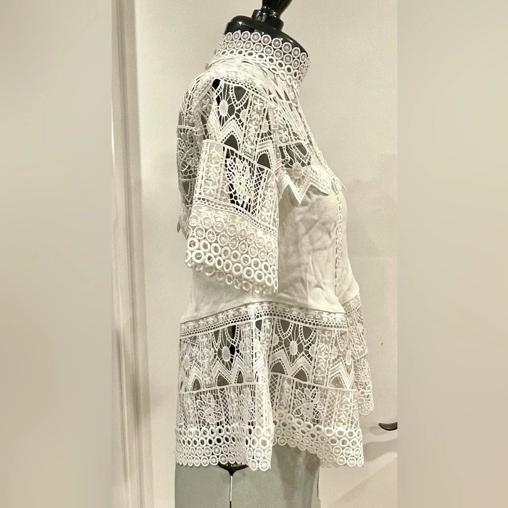Alexis lace short sleeve, high neck blouse, handkerchief hem, white, szXS, GUC - Picture 3 of 13